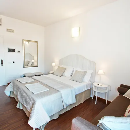 فندق مبيت وإفطار Bologna Inn 3*