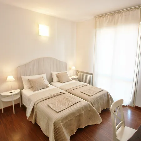 Bologna Inn Couette-café 3*